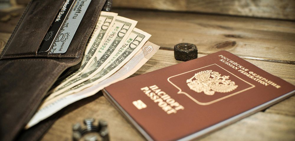 Reisen und online Geld verdienen – Banking, Kreditkarten und Trading für digitale Nomaden